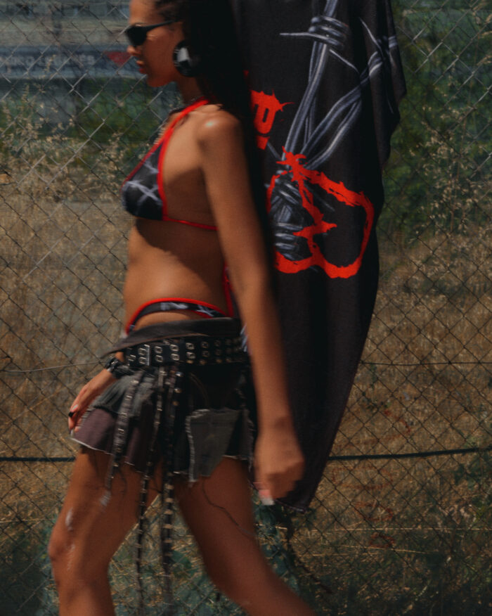 SWIMWEAR2025_BW_TOWEL