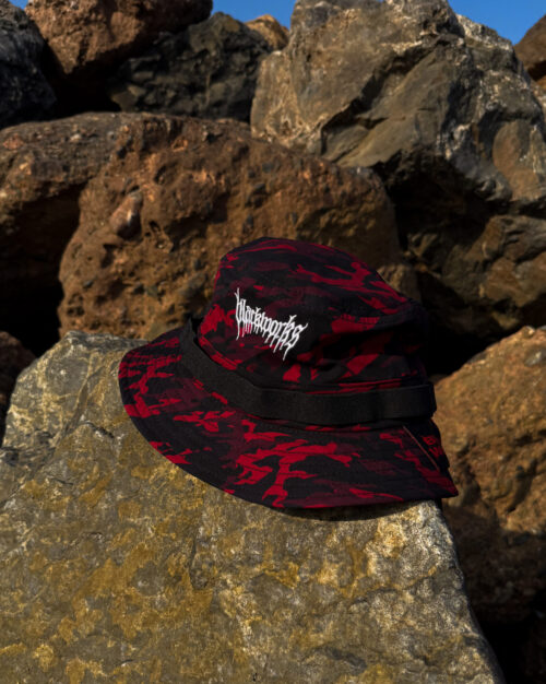 CAMO RED BUCKET HAT